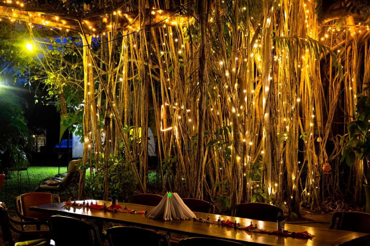 Hotel Banyan Tree à Batchelor Extérieur photo